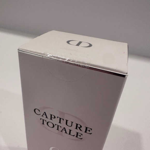 Dior Capture Totale Le Sérum 50ml - Picture 2 of 3